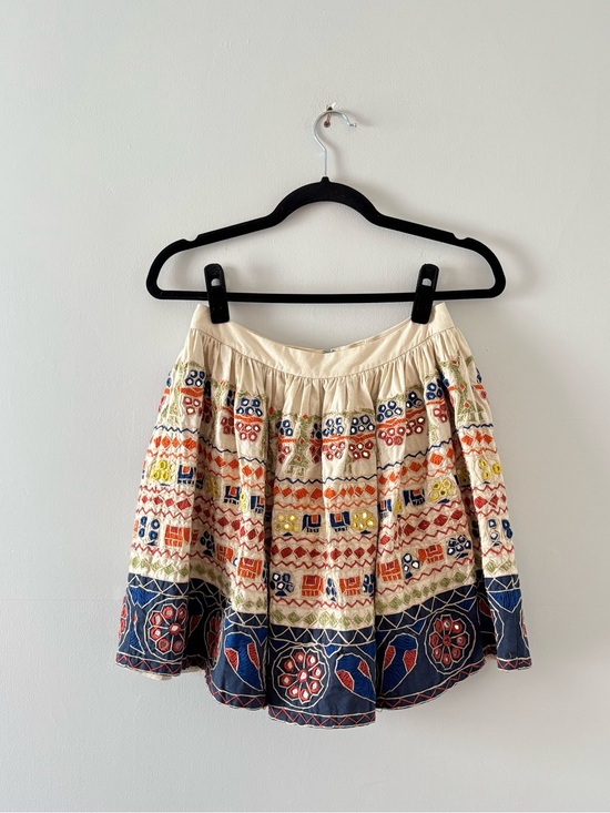 Alice + Olivia Dresses & Skirts - Alice + Olivia Tania Embroidered Mini Skirt Heavyweight Back Zip Beaded Lined